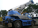 ให้เช่ารถเครนแบบRough Terrain Crane 50 ton Model : TADANO TR500M